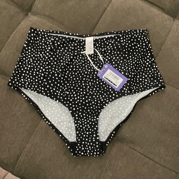 New FLIRTELLE
Miami Coast High Waist Bikini Brief - Picture 1 of 4